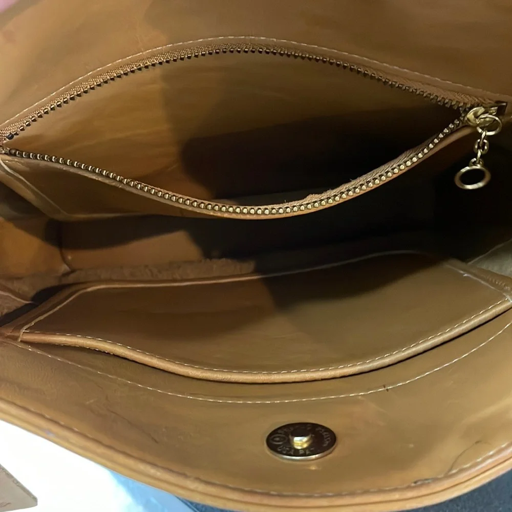 Coach Tan Leather Shoulder Bag - Picture 14 of 16